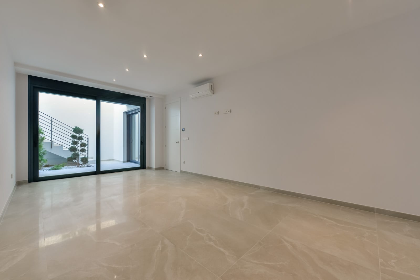 Magnífica villa moderna con vistas al mar en Benidorm