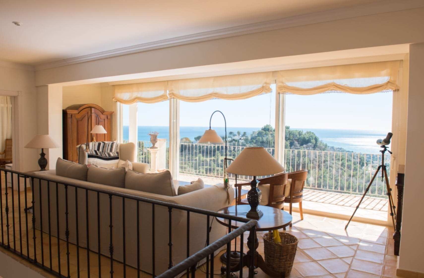Villa méditerranéenne exclusive avec des vues imprenables sur la mer à Moraira