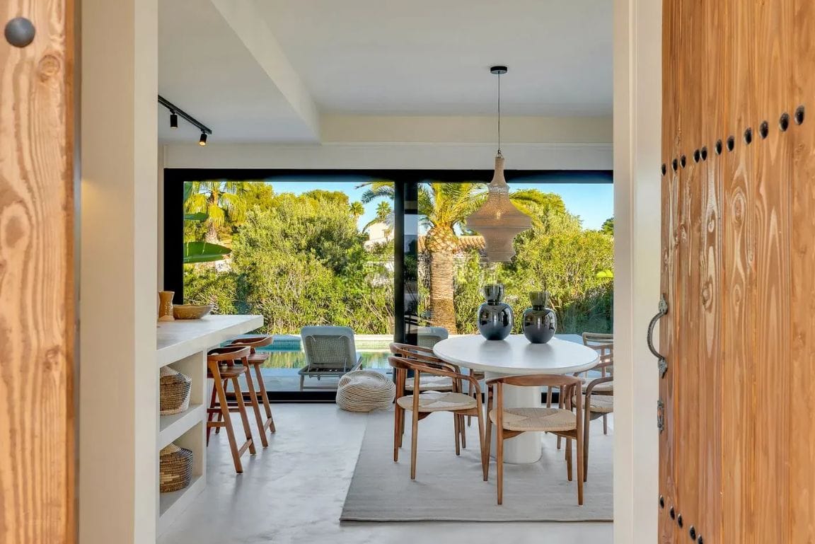 Villa de estilo Ibiza en una sola planta en Jávea – Balcón al Mar