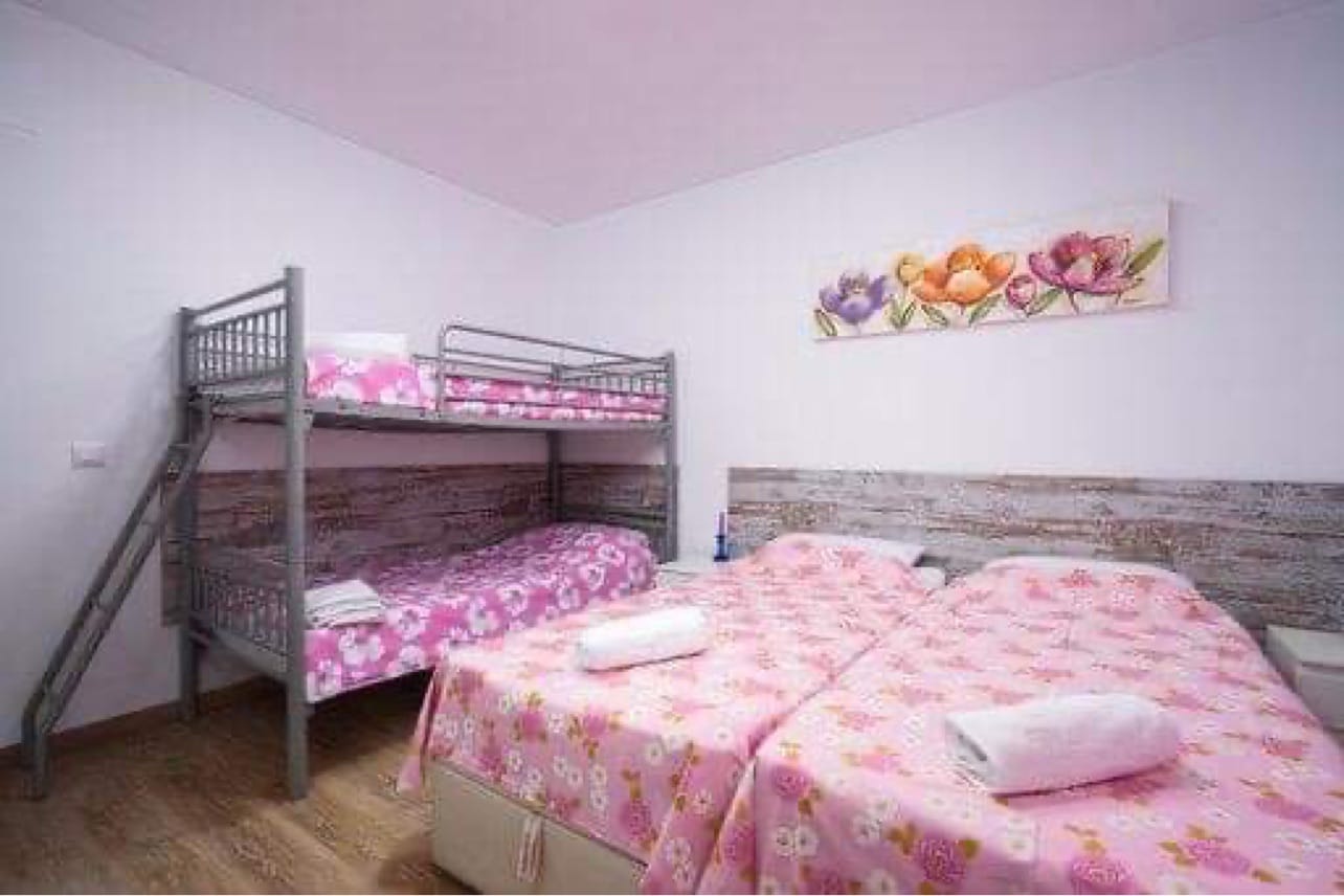 Hostal con licencia turística en venta en el centro de Denia