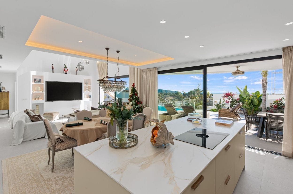 Espectacular villa de nueva construcción con vistas panorámicas al mar en Moraira