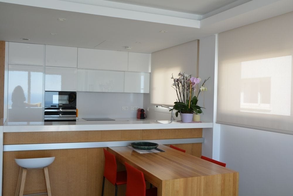 Precioso Apartamento de lujo que disfruta de la espectacularidad de las vistas al mar.-