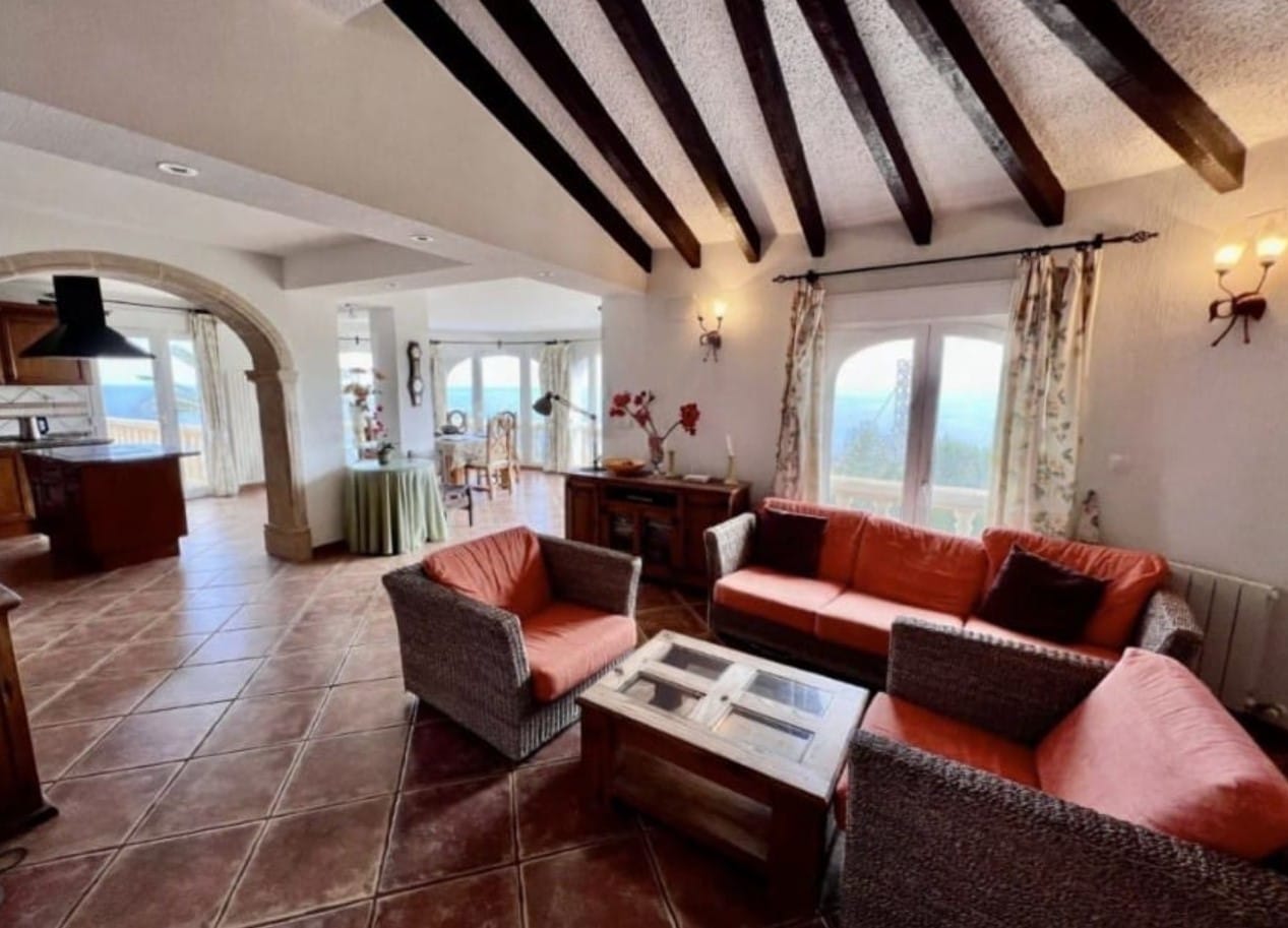 Espectacular villa de 3 dormitorios con vistas al mar en la Cala Ambolo - Javea