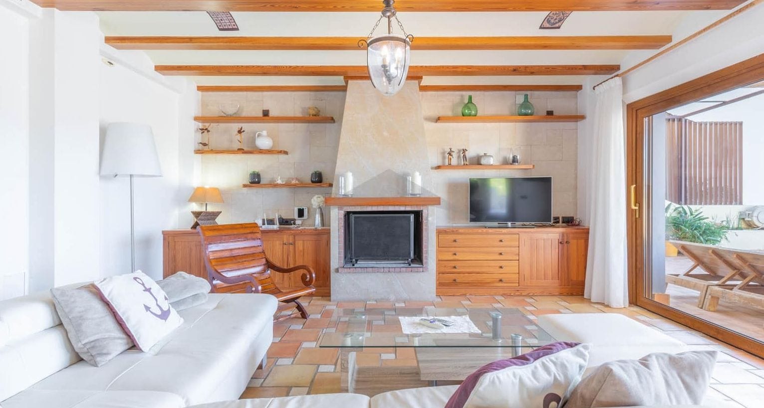 Extraordinair villa met zwembad en tuin, 4 slaapkamers.