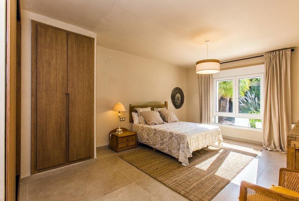 Villa zum Verkauf mit 4 Schlafzimmern und Pool in Denia, Alicante