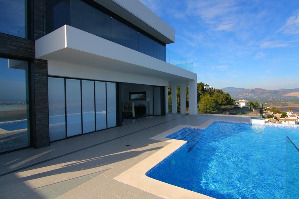 Impresionante villa de nueva construcción en venta con vistas al mar