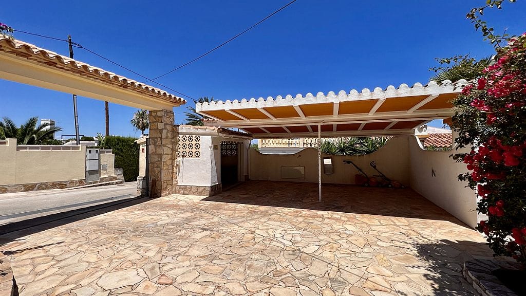 Villa met privé zwembad en uitzicht in Santa Lucia gebied van Denia