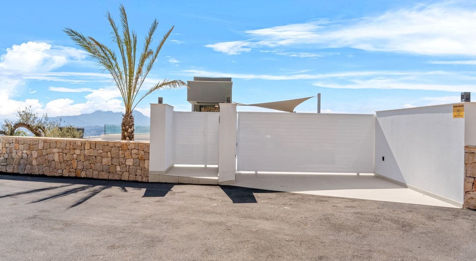 Villa en Moraira con 3 habitaciones y piscina y vistas al mar