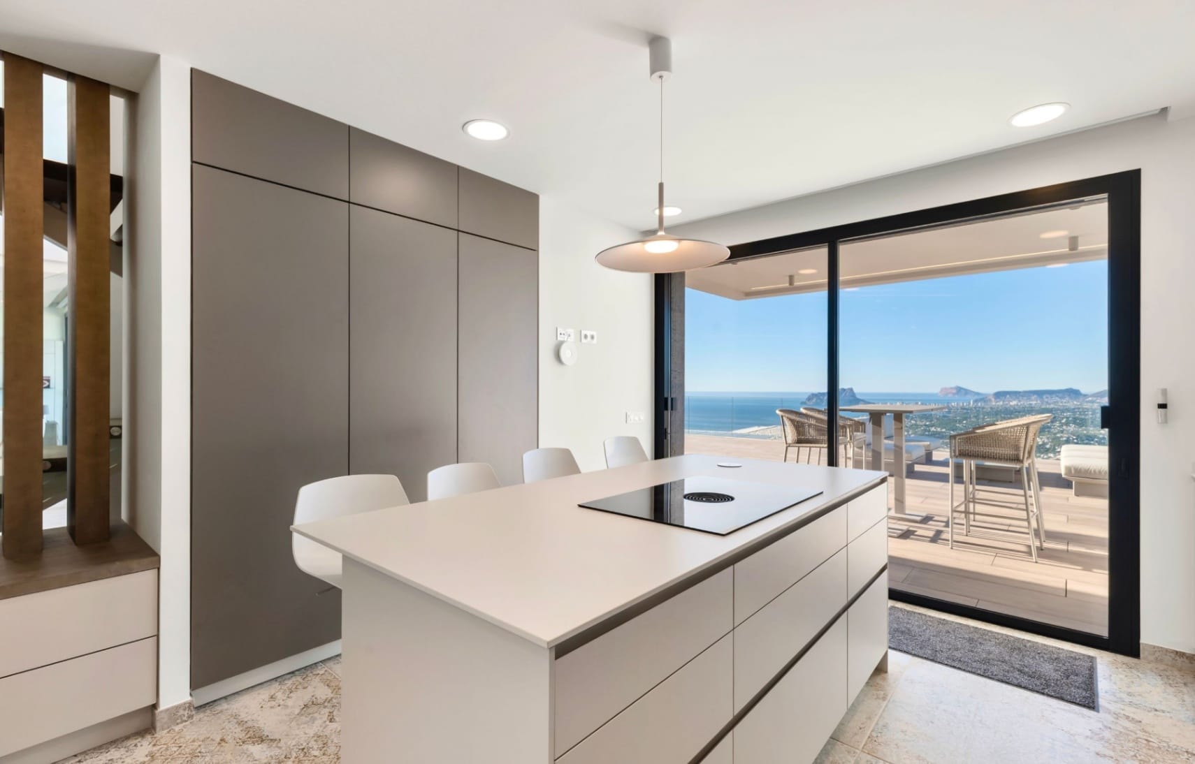 Luxe villa in Moraira met panoramisch uitzicht op zee