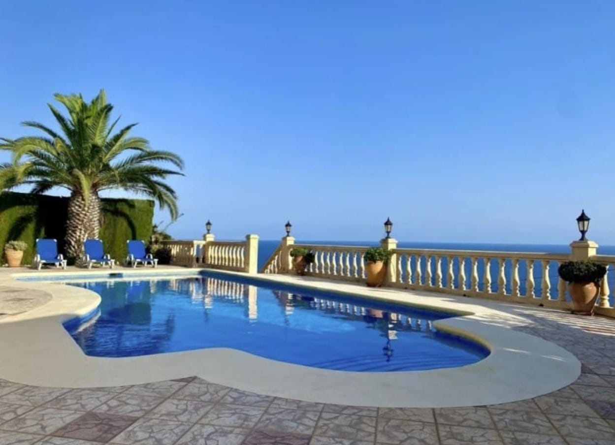 Espectacular villa de 3 dormitorios con vistas al mar en la Cala Ambolo - Javea