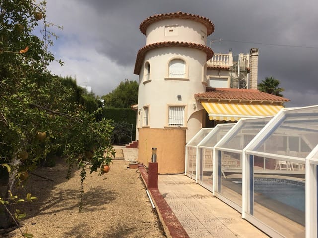 VILLA SPACIEUSE ET SPACIEUSE À CALPE