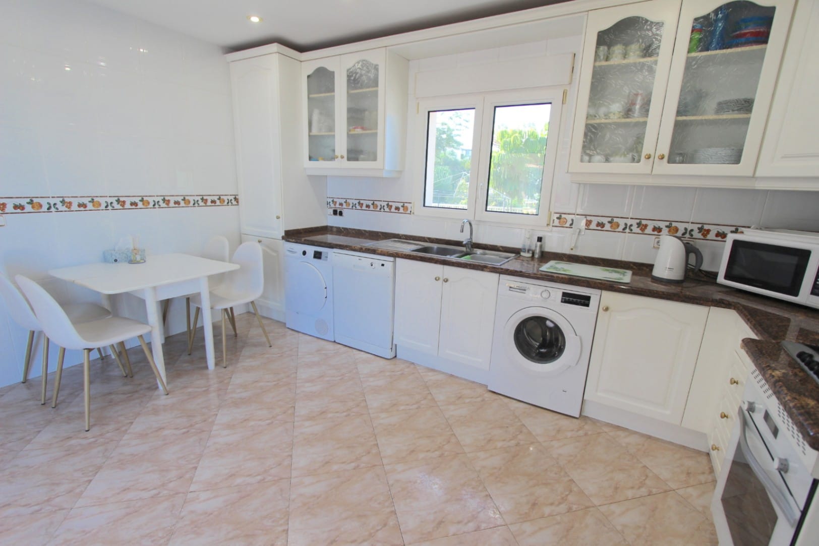 VILLA DE ESTILO MEDITERRANEO