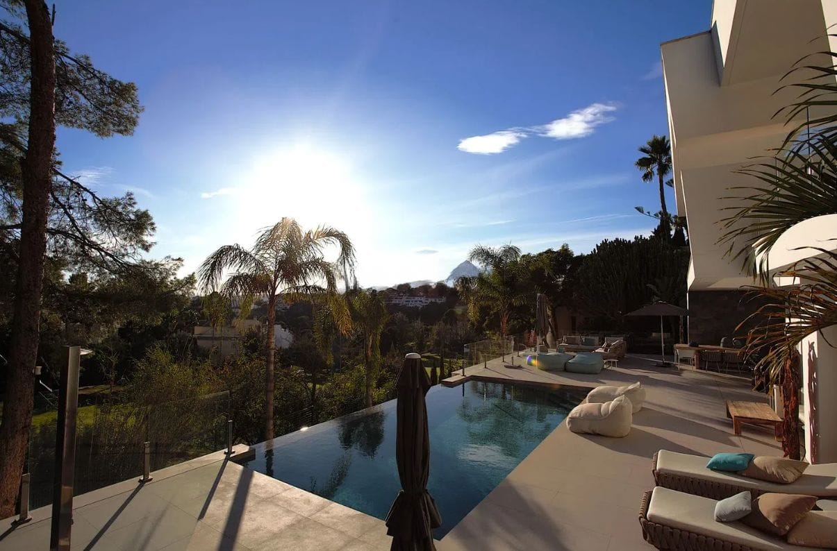 Villa en venta de 5 habitaciones con piscina en Altea