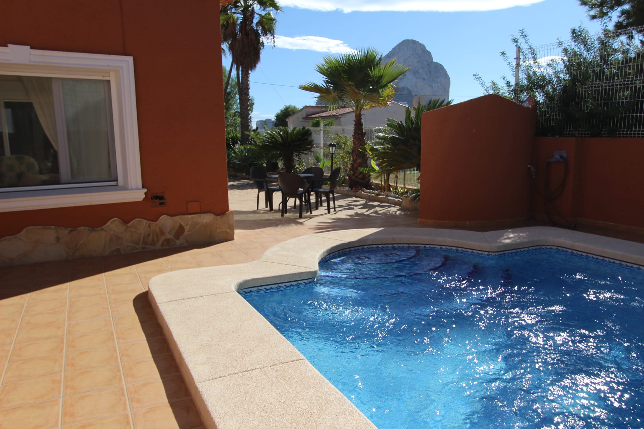 VILLA TRÈS PROCHE DE LA PLAGE ET DES SUPERMARCHÉS