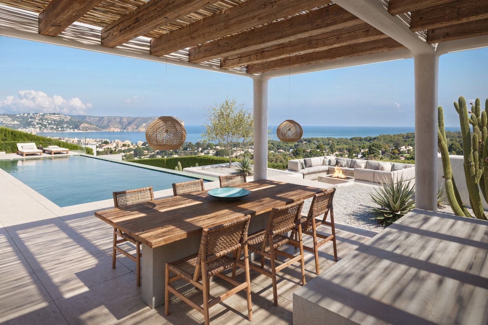Exclusiva villa de obra nueva con vistas al mar en Jávea