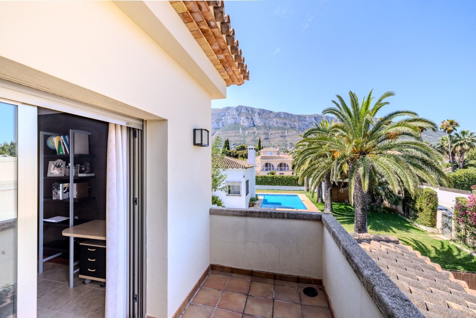 PRECIOSA VILLA EN DENIA MUY CERCA DEL PUEBLO