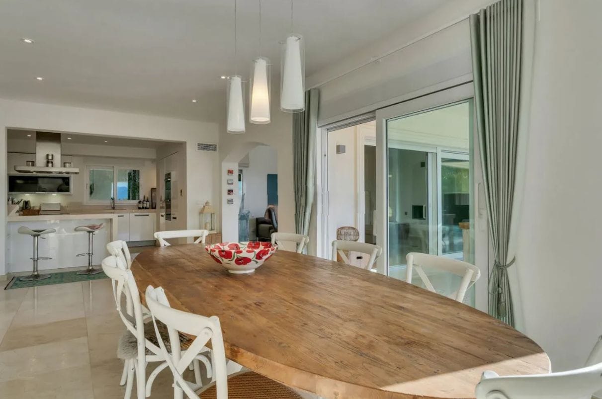 Sea view villa in Moraira with 4 bedrooms