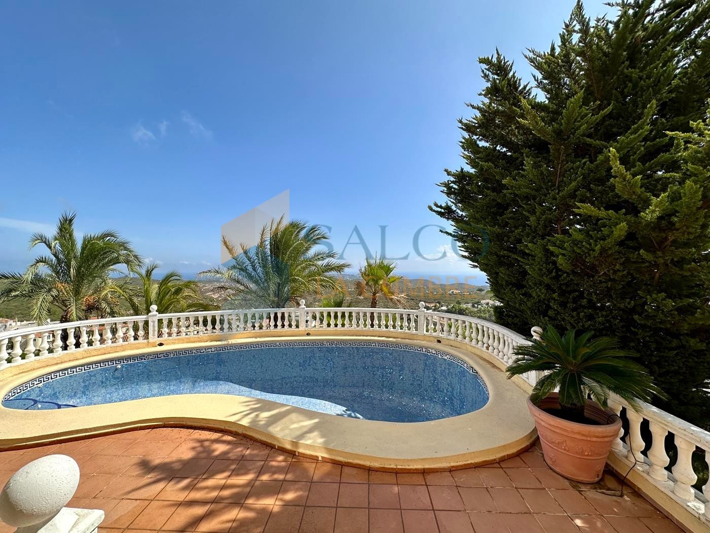 Villa met zwembad, tuin en uitzicht op zee in Cumbre del Sol