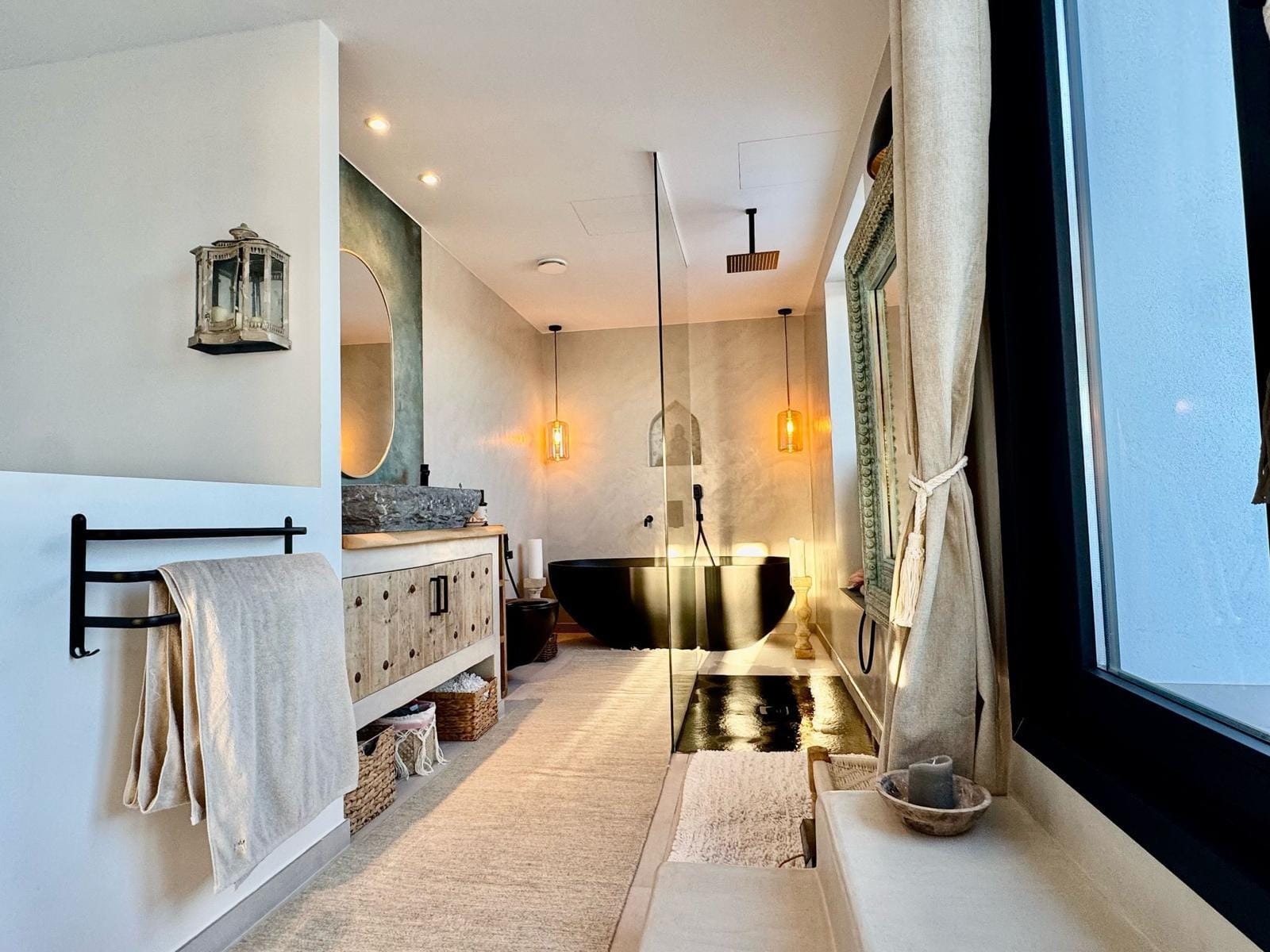 Exclusiva villa moderna en Jávea con vistas al mar y al Montgó