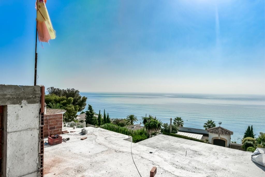 VILLA MODERNA CON VISTAS IMPRESIONANTES AL MAR