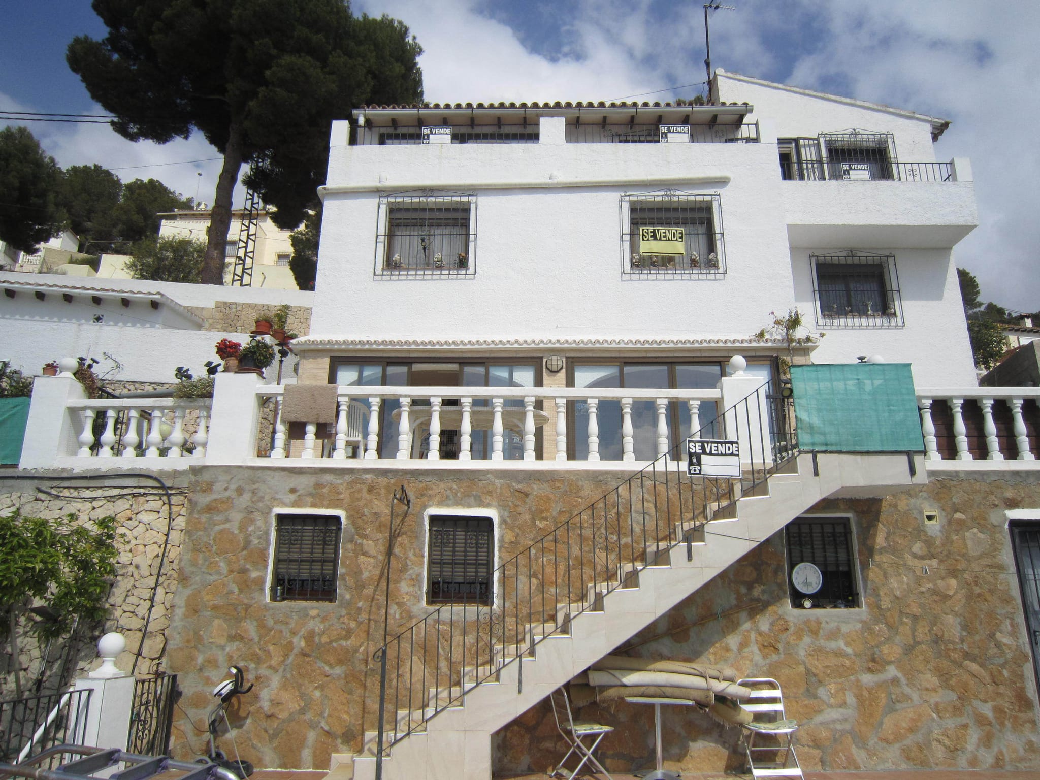 VILLA EN MORAIRA CON VISTAS PANORÁMICAS...
