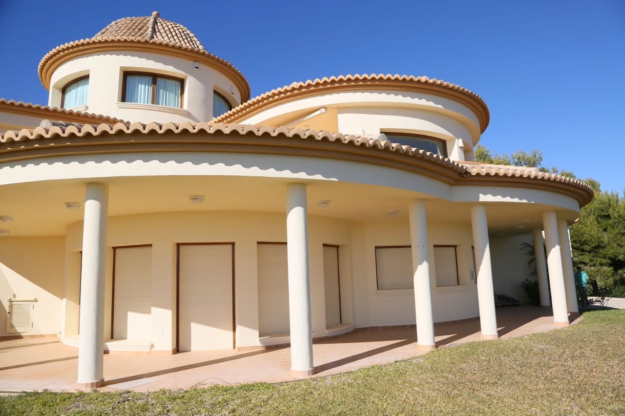 ESPECTACULAR VILLA EN CALPE