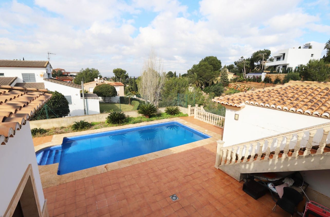 Villa con piscina en el Montgó de Dénia con piscina