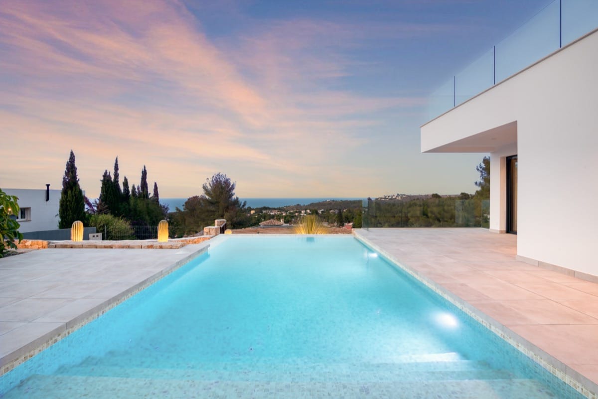 Luxury Villa with Sea Views and Natural Surroundings in Dénia