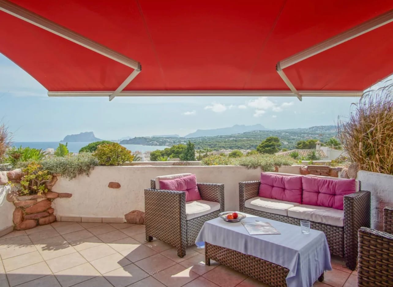 Villa in Moraira with Sea Views and walking distance to the beach