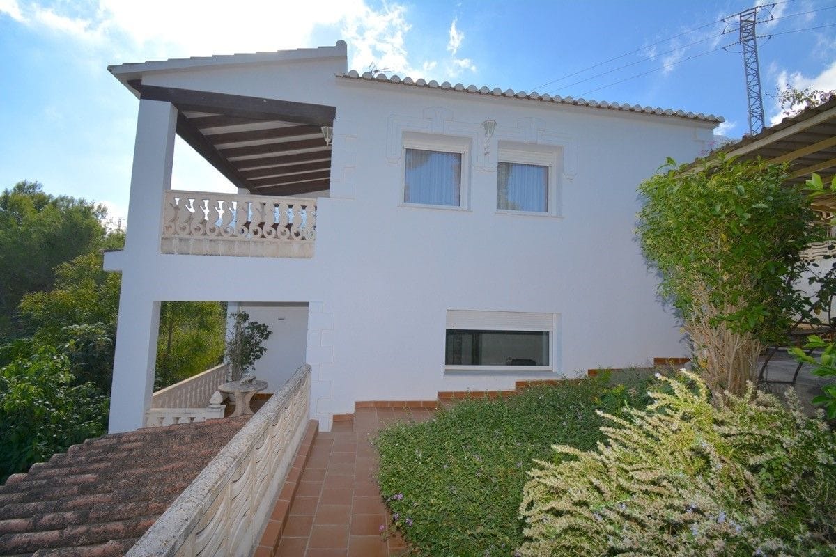 Villa en venta en Denia zona montgo