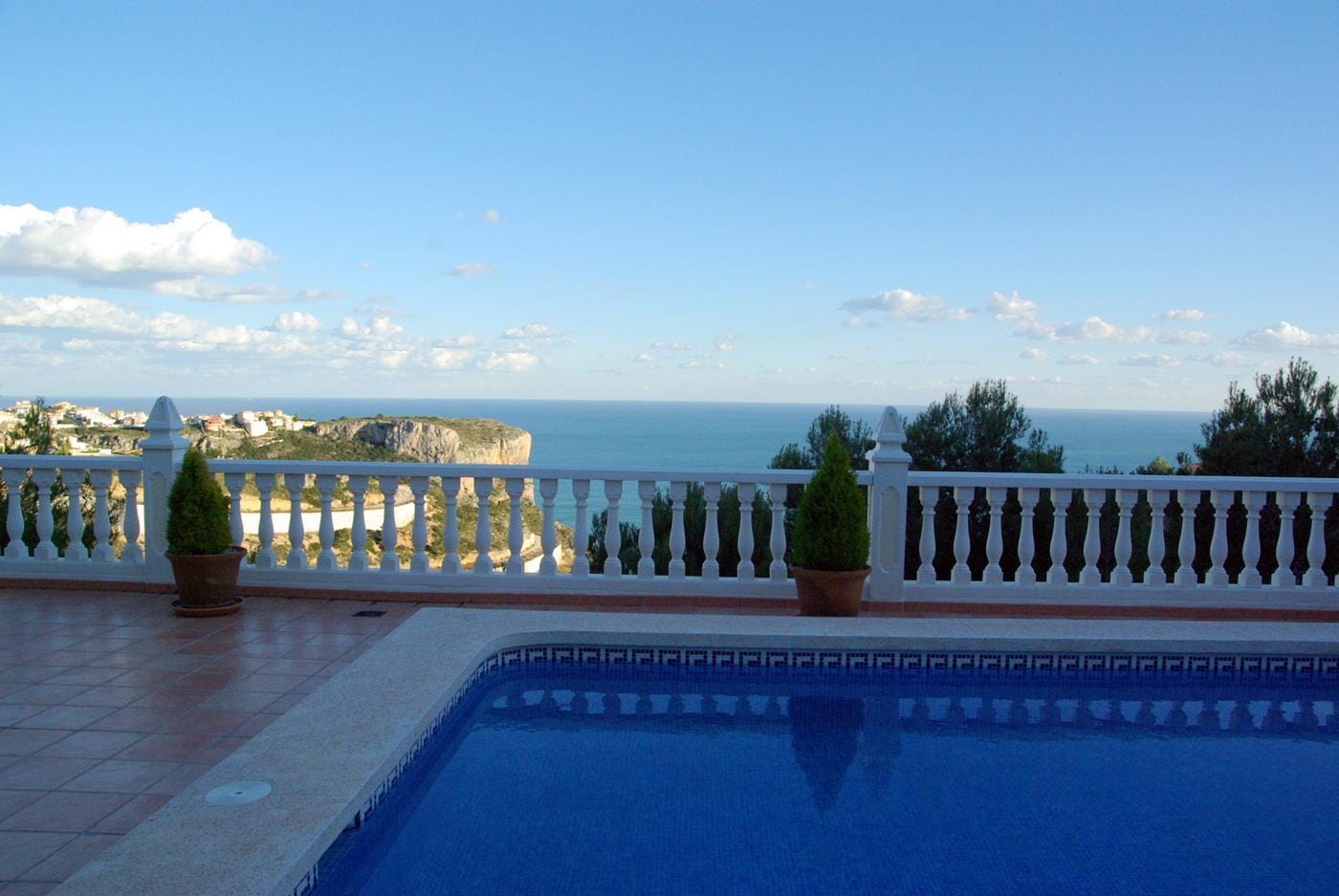 Villa con vistas al mar y cocina de verano en Cumbre del Sol