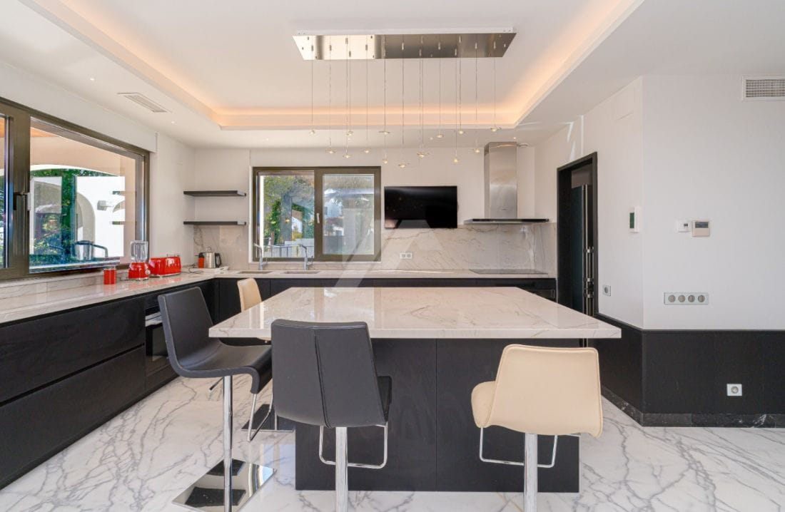 Villa met 4 slaapkamers en uitzicht op zee in Moraira
