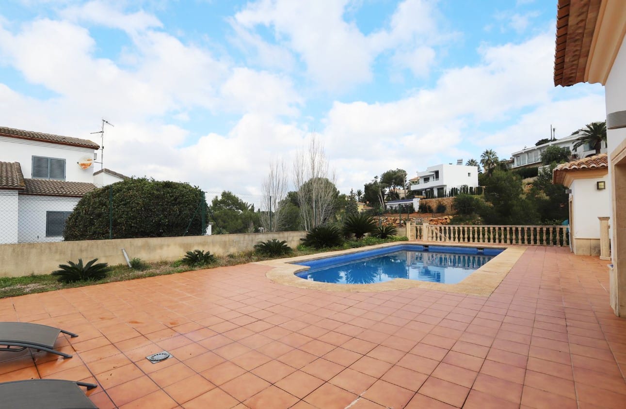 Villa con piscina en el Montgó de Dénia con piscina