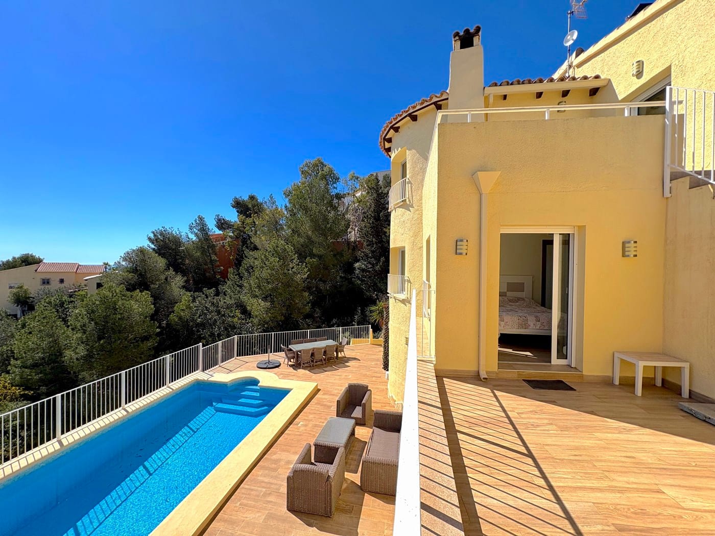 Gerenoveerde villa met zwembad en uitzicht op zee in Cumbre del Sol
