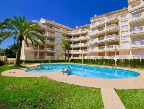 Ático dúplex a escasos metros del mar