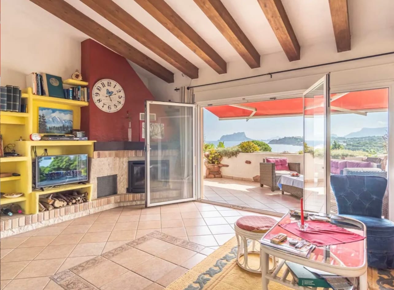 Villa in Moraira with Sea Views and walking distance to the beach