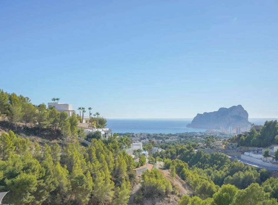 LUXE VILLA MET UNIEK ONTWERP IN BENISSA