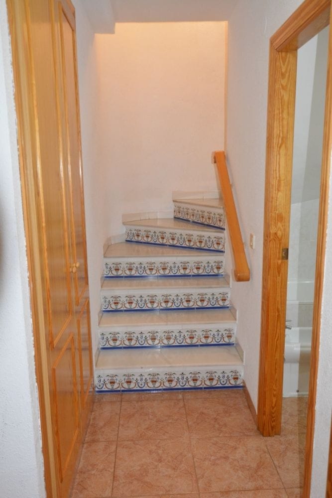 Bel appartement en duplex très bien distribué avec de belles vues sur la mer et le Montgo,