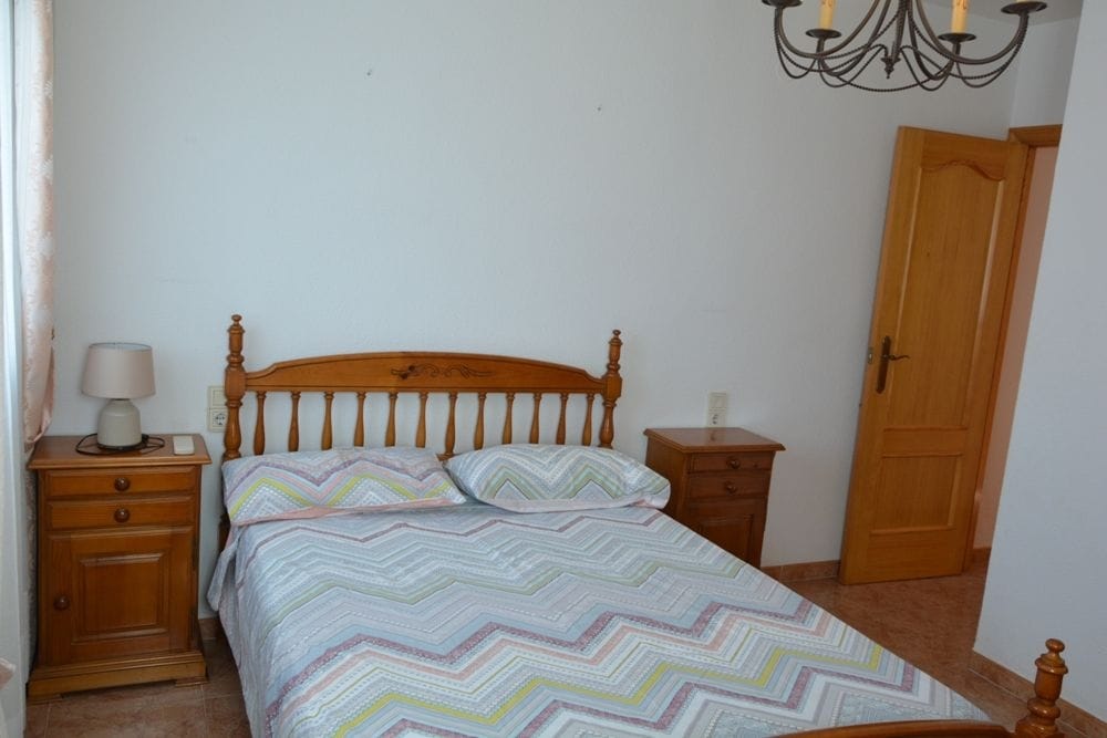 Bel appartement en duplex très bien distribué avec de belles vues sur la mer et le Montgo,