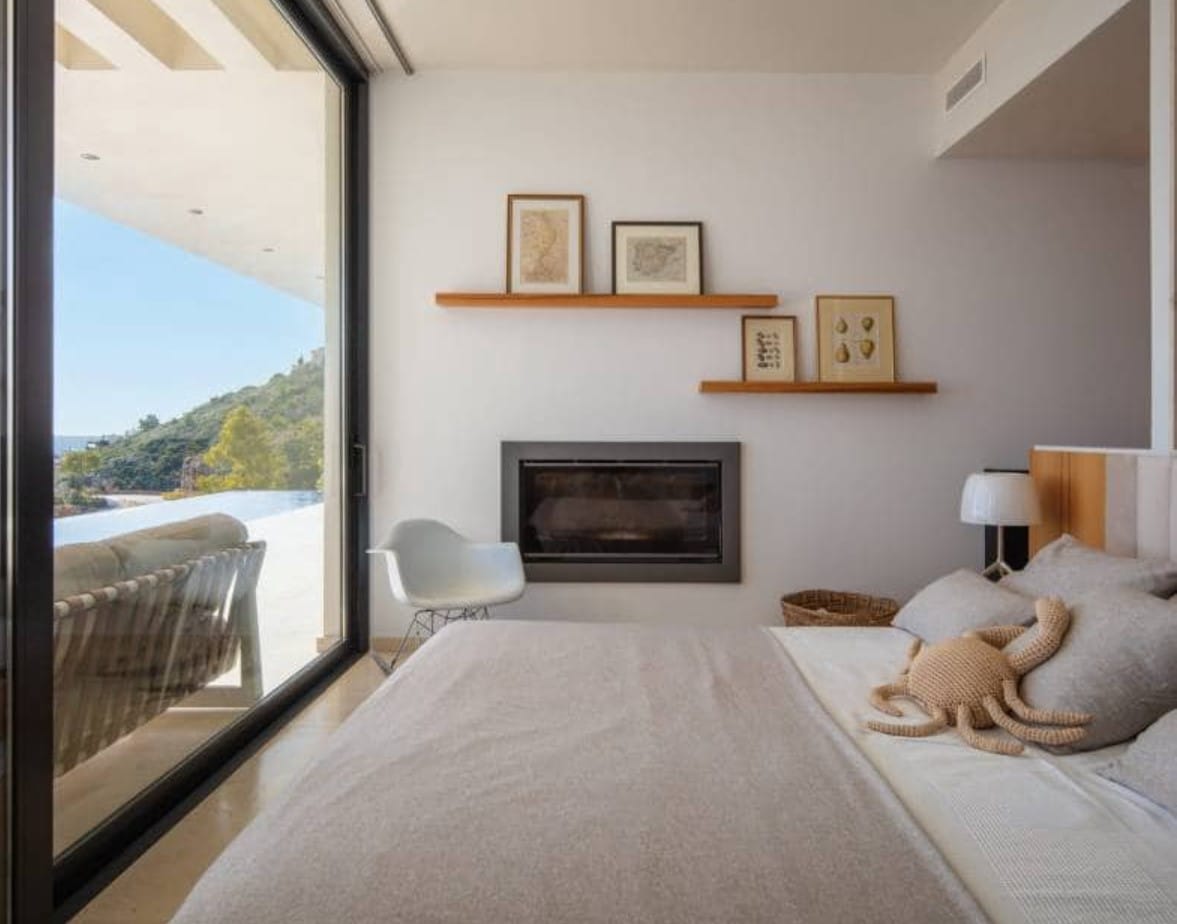 Villa de lujo con vistas panorámicas al mar en Moraira – diseño moderno, piscina climatizada