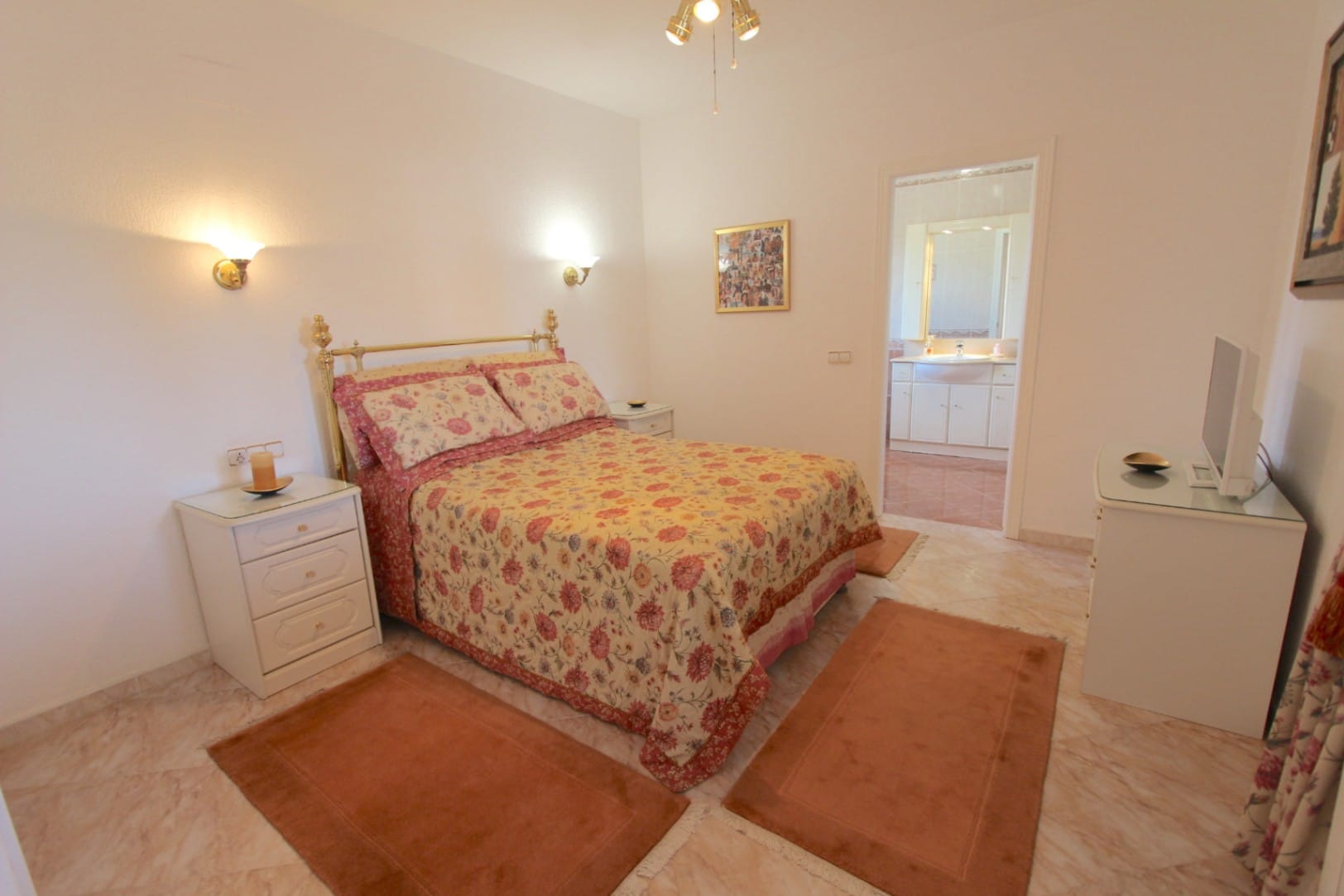 VILLA DE ESTILO MEDITERRANEO