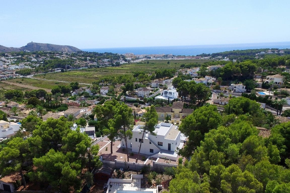 Villa de style moderne avec vue sur la mer à Moraira