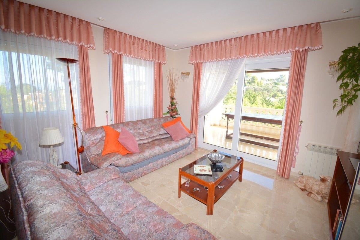 Villa en venta en Denia zona montgo