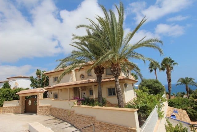 VILLA DANS UN EXCELLENT EMPLACEMENT