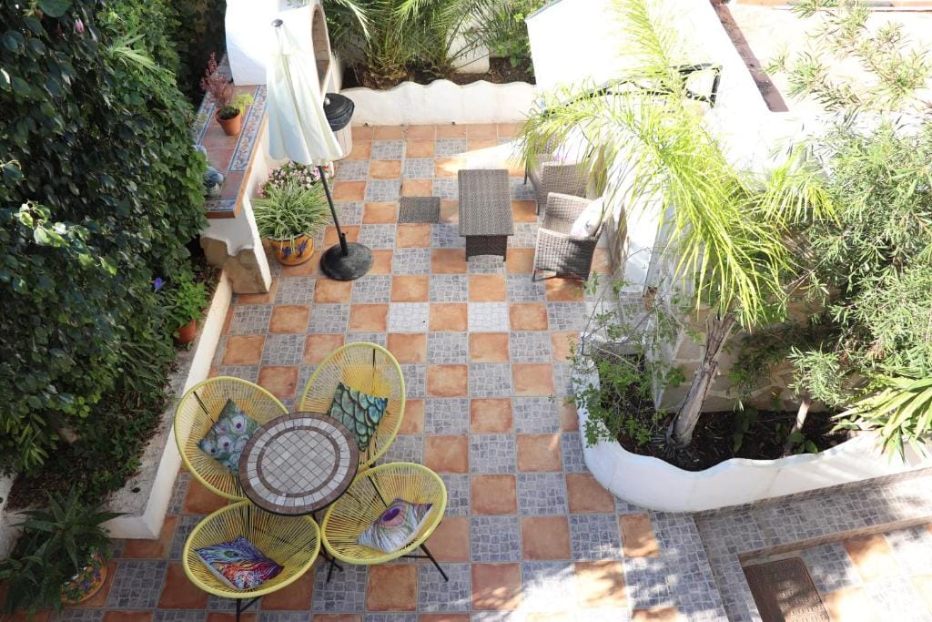 HOSTAL EN VENTA EN CALPE