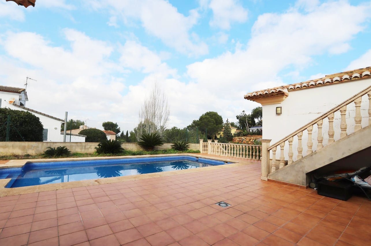 Villa con piscina en el Montgó de Dénia con piscina