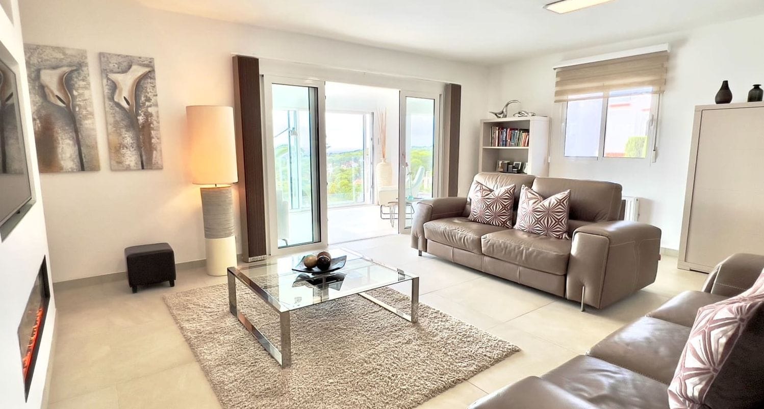 Villa de 5 dormitorios y piscina en Teulada, Alicante