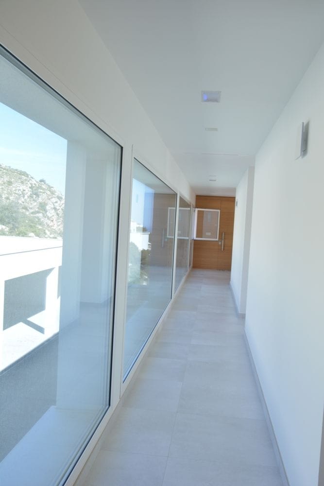 Precioso Apartamento de lujo que disfruta de la espectacularidad de las vistas al mar.-