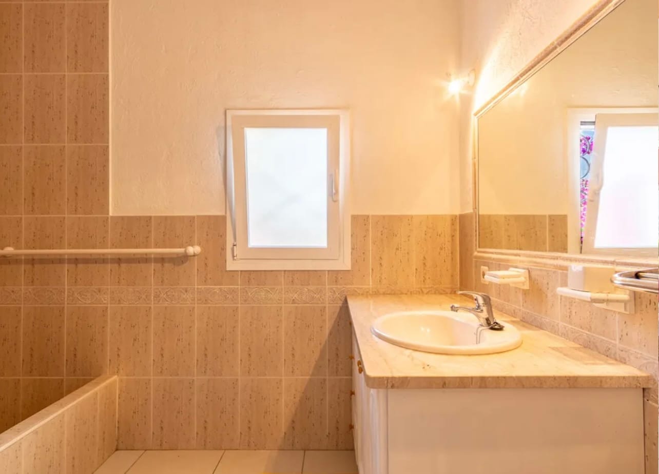 Villa in Moraira with Sea Views and walking distance to the beach