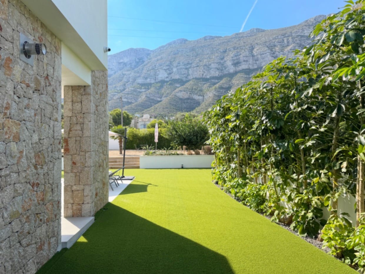 Modern chalet in Denia, energy efficiency A.